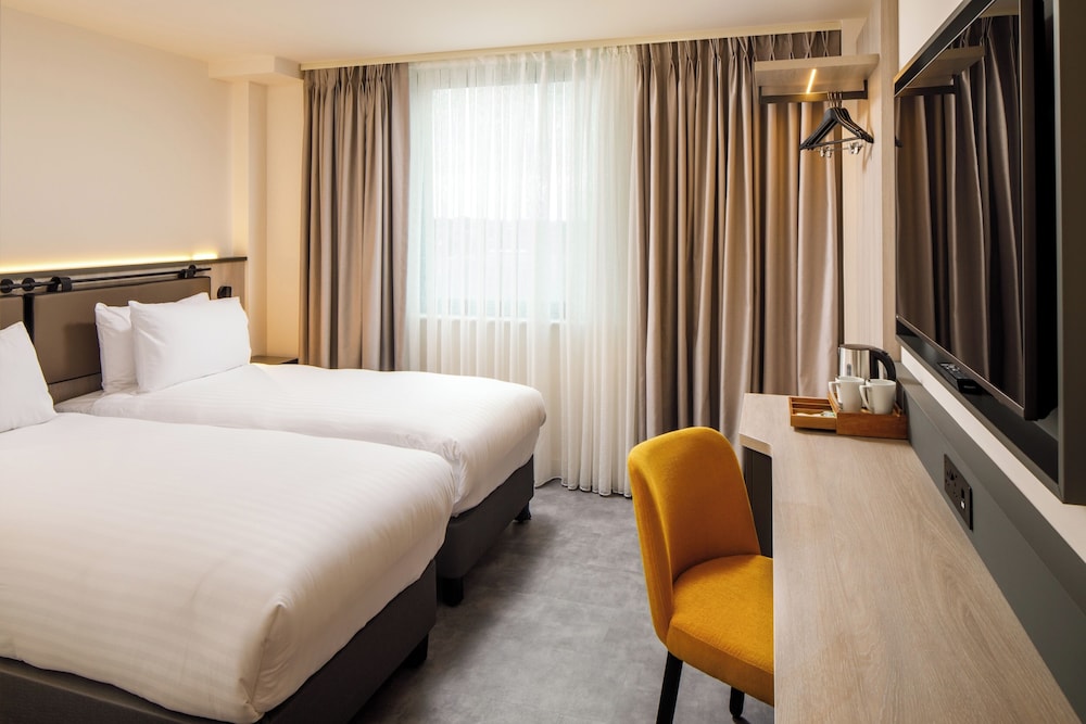Southgate Hotel London 14