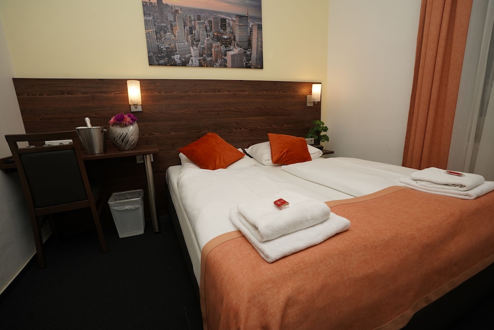 Hotel Little Paris 10
