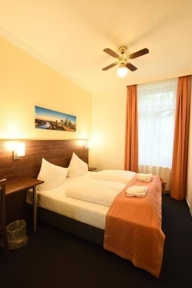 Hotel Little Paris 8