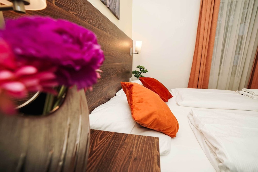 Hotel Little Paris 13