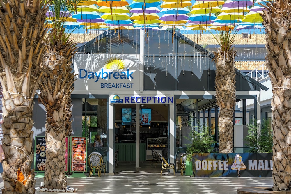 Days Inn by Wyndham Alanya 7