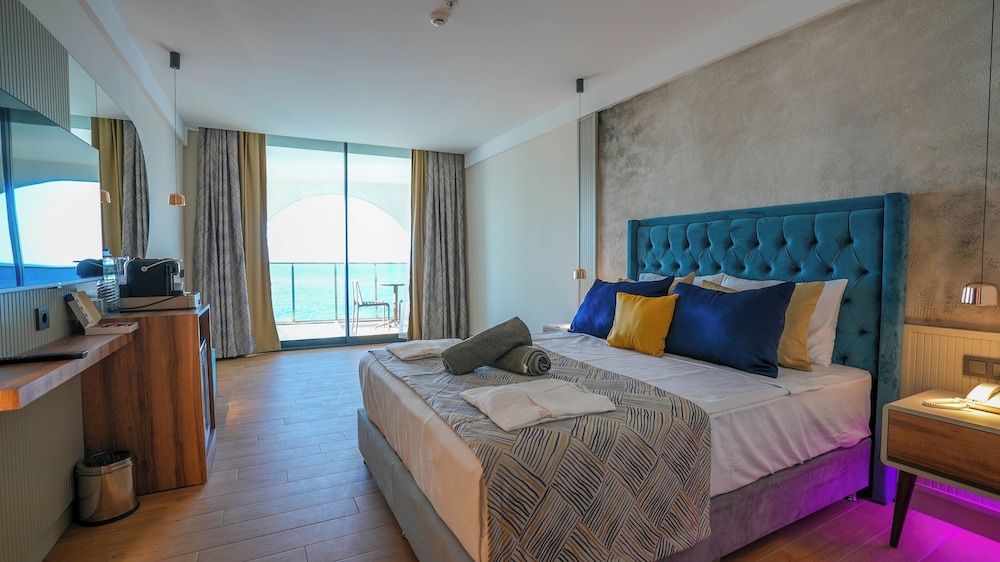 Ada Port Hotel Adults Only 15