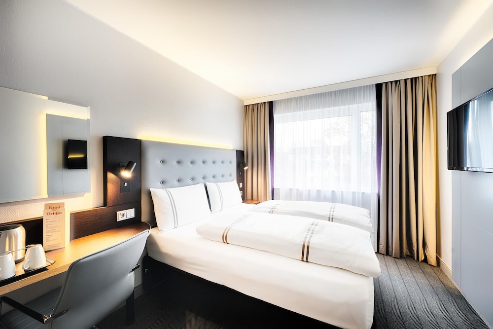 Premier Inn Berlin City Süd Hotel 1