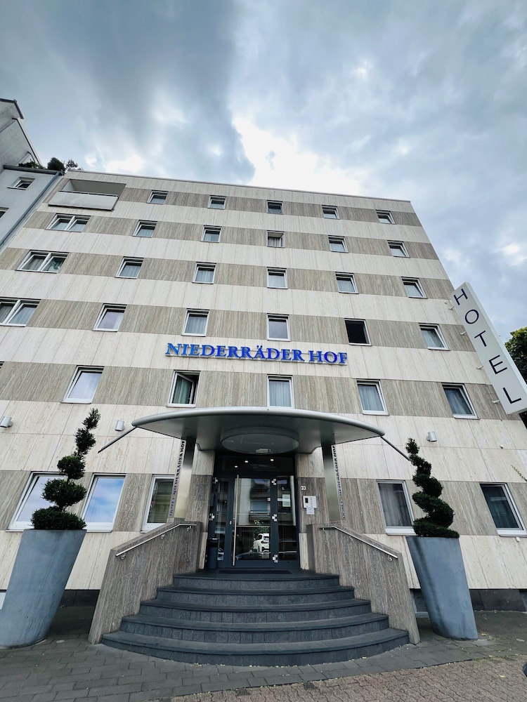 Niederrader Hof 17