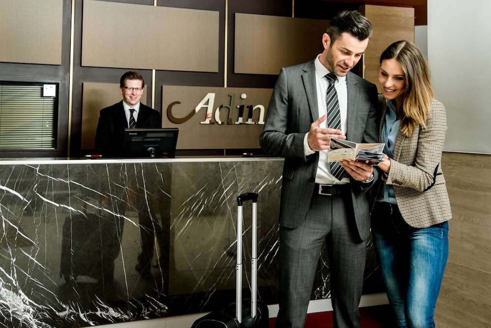 Adina Apartment Hotel Berlin Checkpoint Charlie 3