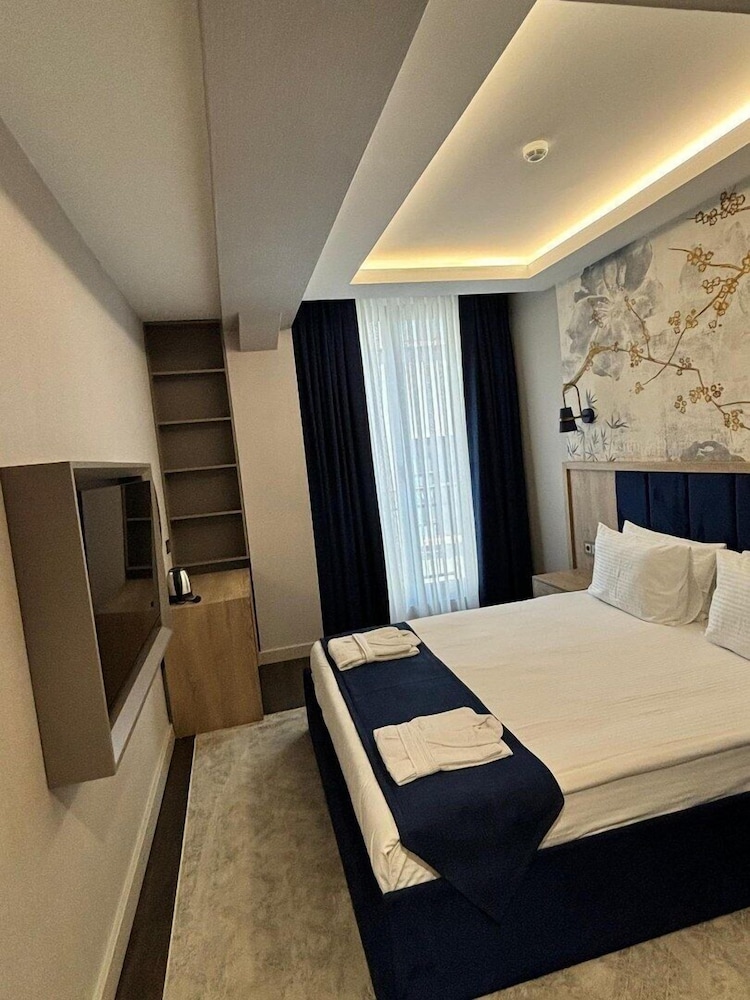 Querencia Hotel 6