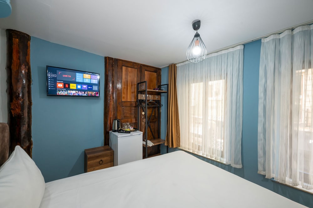Taksim Antique Hotel 17