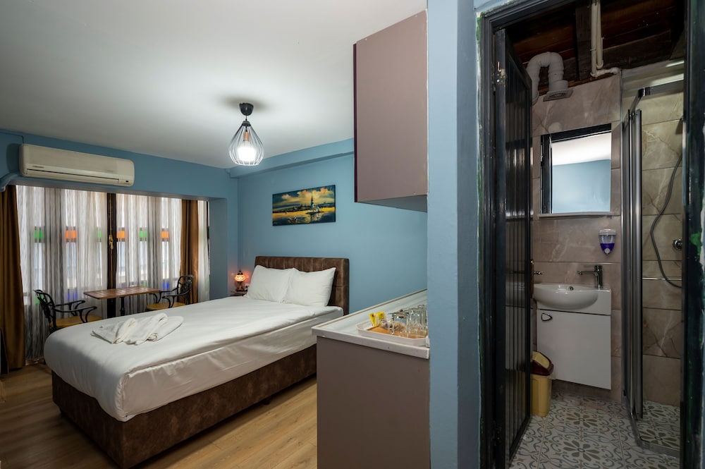 Taksim Antique Hotel 22