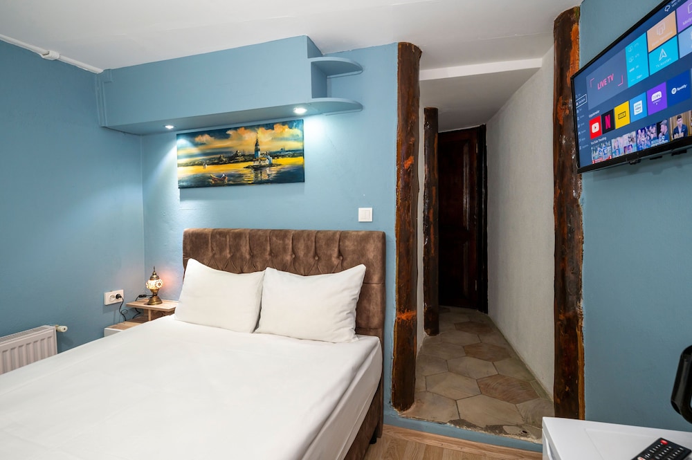 Taksim Antique Hotel 12