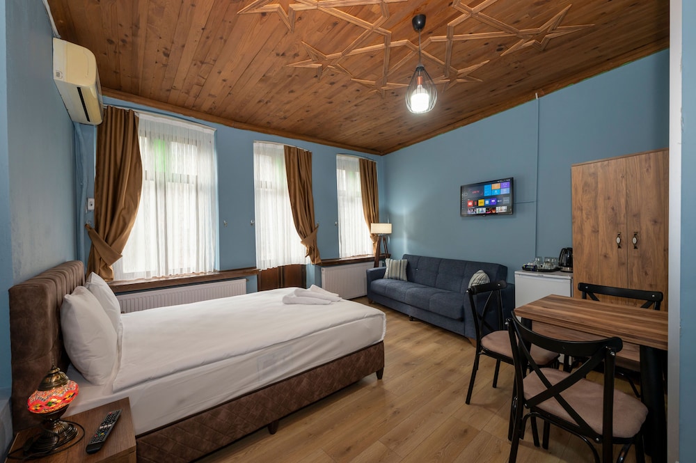 Taksim Antique Hotel 11
