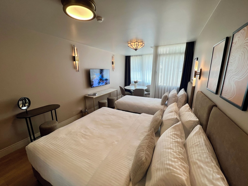 Weingart Suites Hotel 12