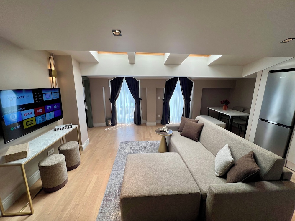 Weingart Suites Hotel 22