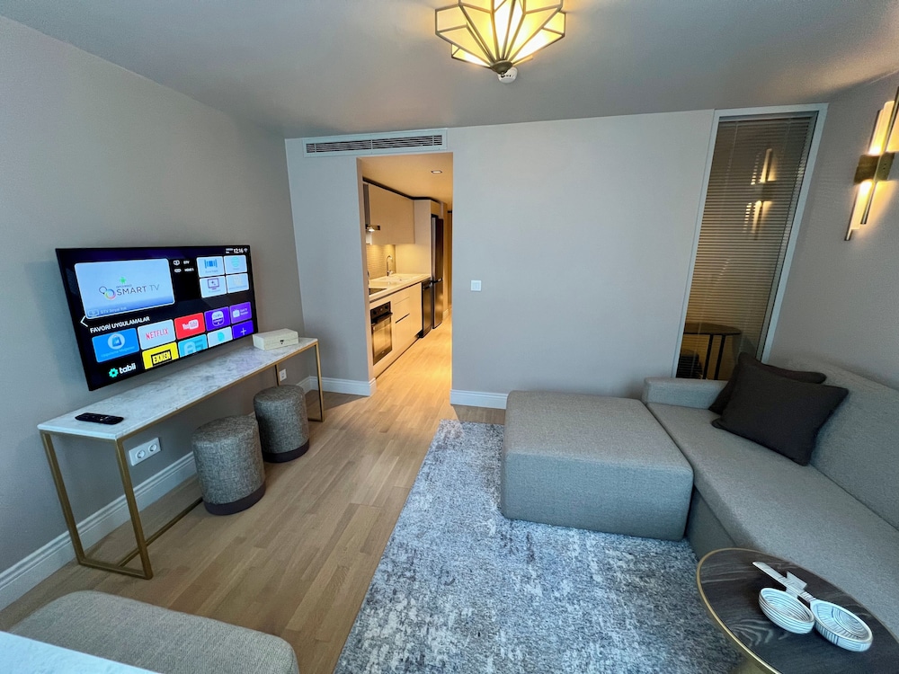 Weingart Suites Hotel 14