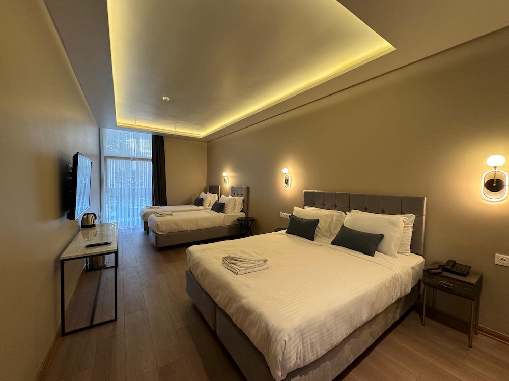Weingart Suites Hotel 21