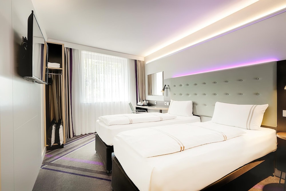 Premier Inn Berlin City Centre Hotel 4
