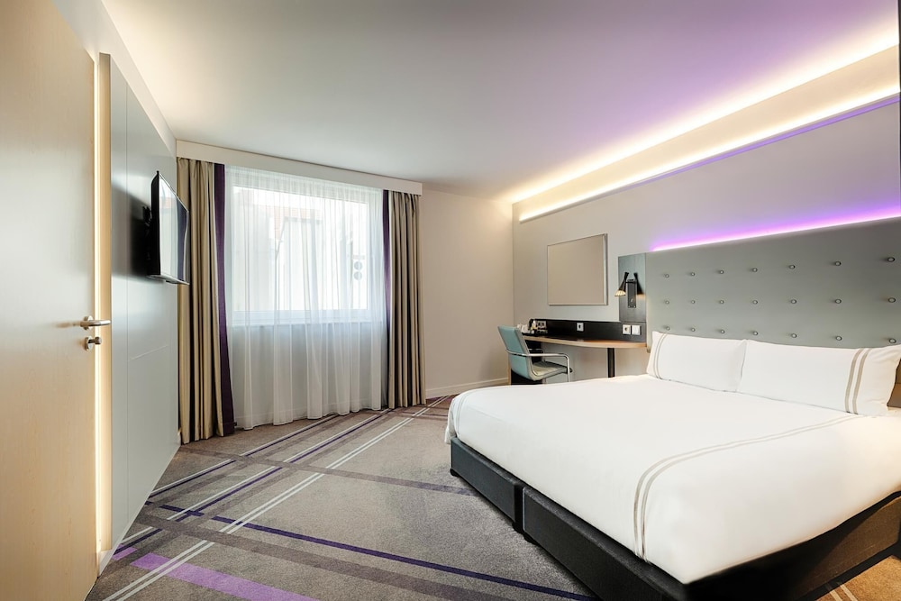Premier Inn Berlin City Centre Hotel 6