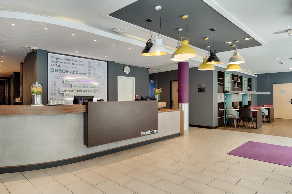 Premier Inn Berlin City Centre Hotel 3
