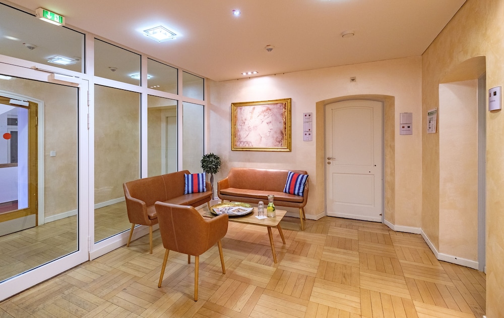 Xll Apostel Albergo 2