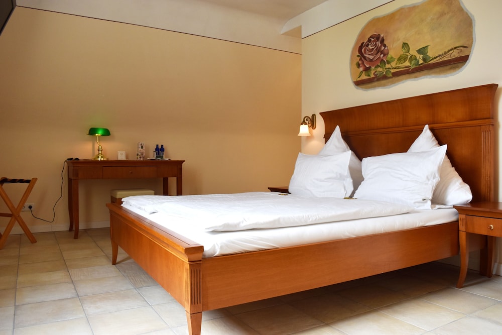 Xll Apostel Albergo 9