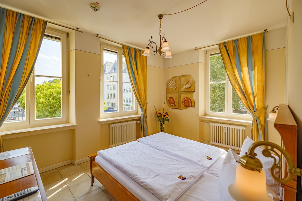 Xll Apostel Albergo 14