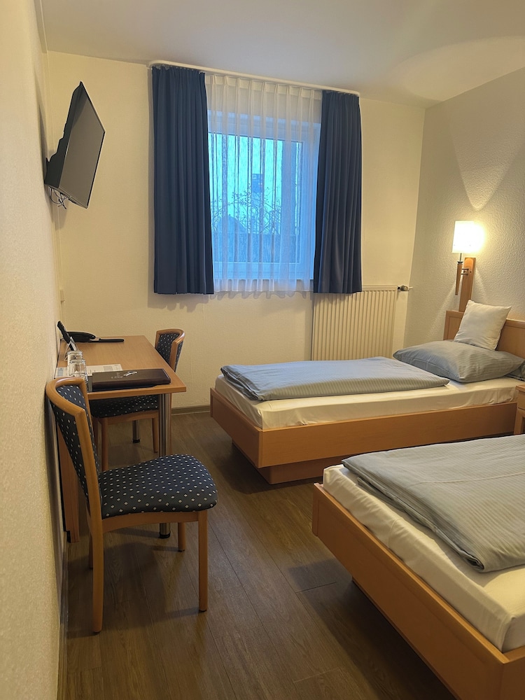 Hotel am Vogelsanger Weg 9