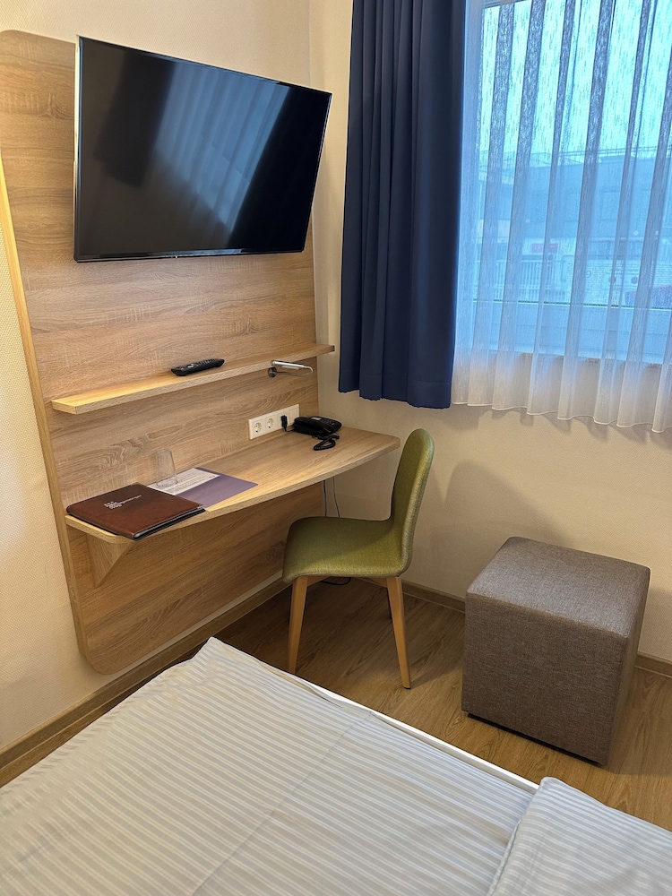 Hotel am Vogelsanger Weg 14