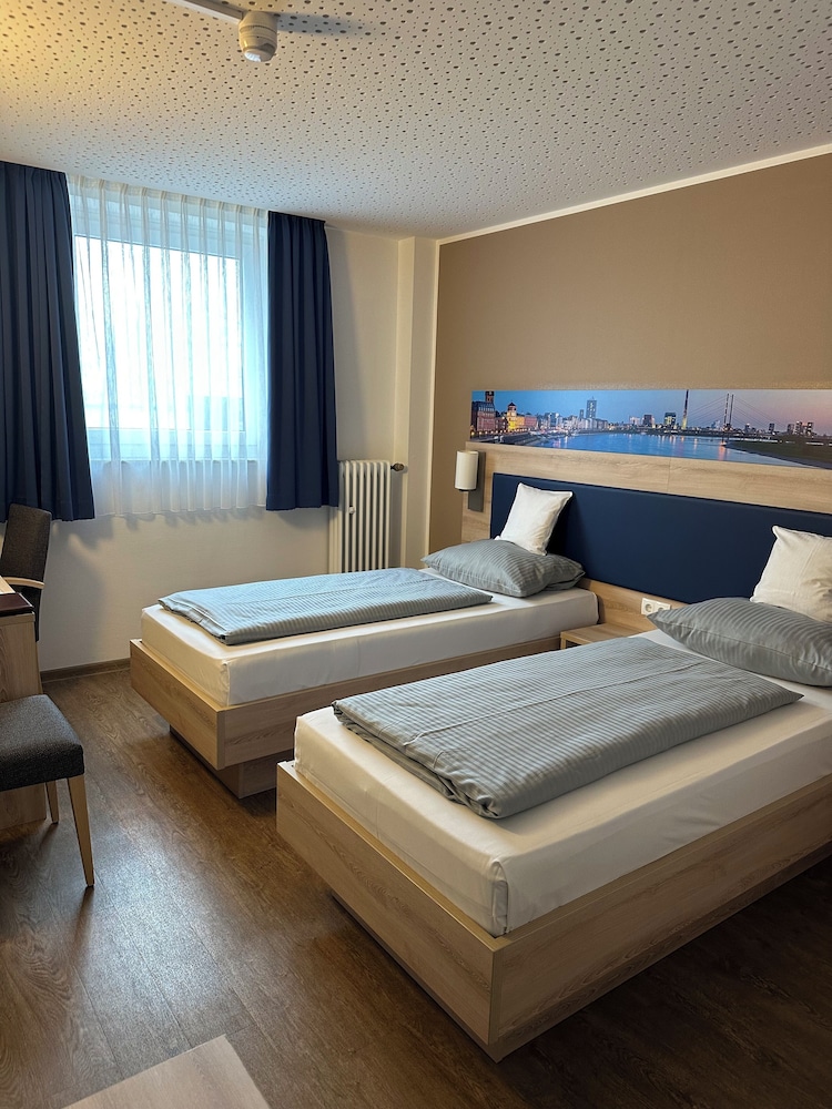 Hotel am Vogelsanger Weg 22