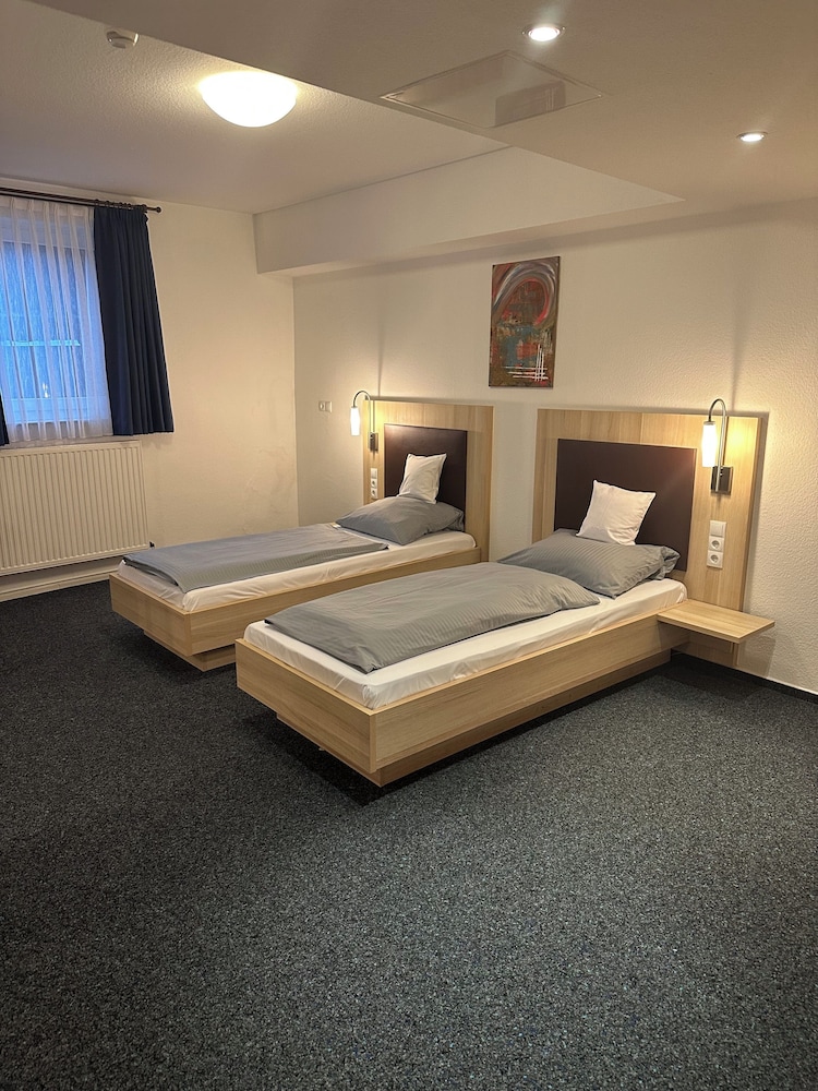 Hotel am Vogelsanger Weg 20