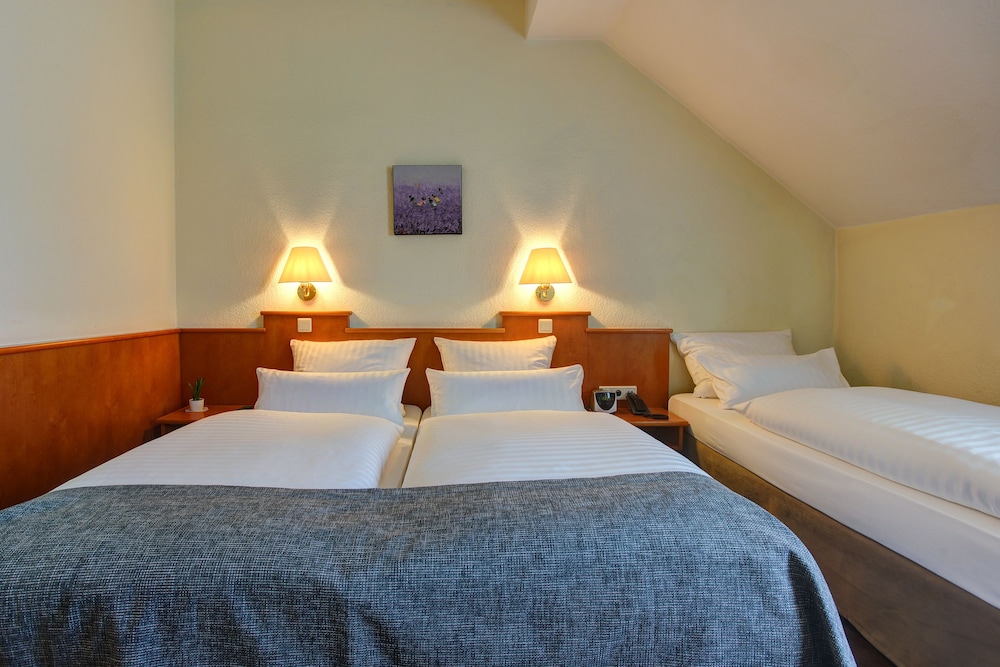 Hotel Ambassador Düsseldorf 8