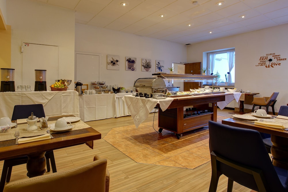 Hotel Ambassador Düsseldorf 22
