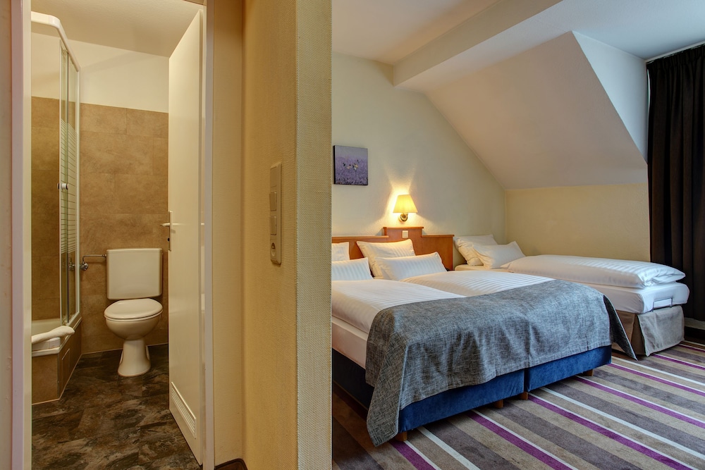 Hotel Ambassador Düsseldorf 5