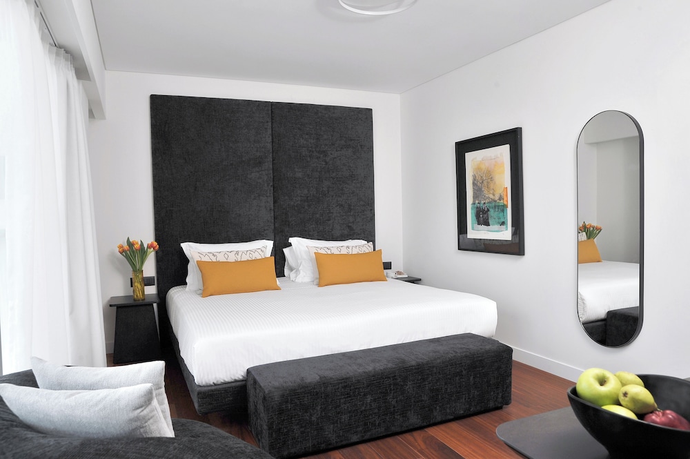 The Athenaeum Luxury Hotel 14