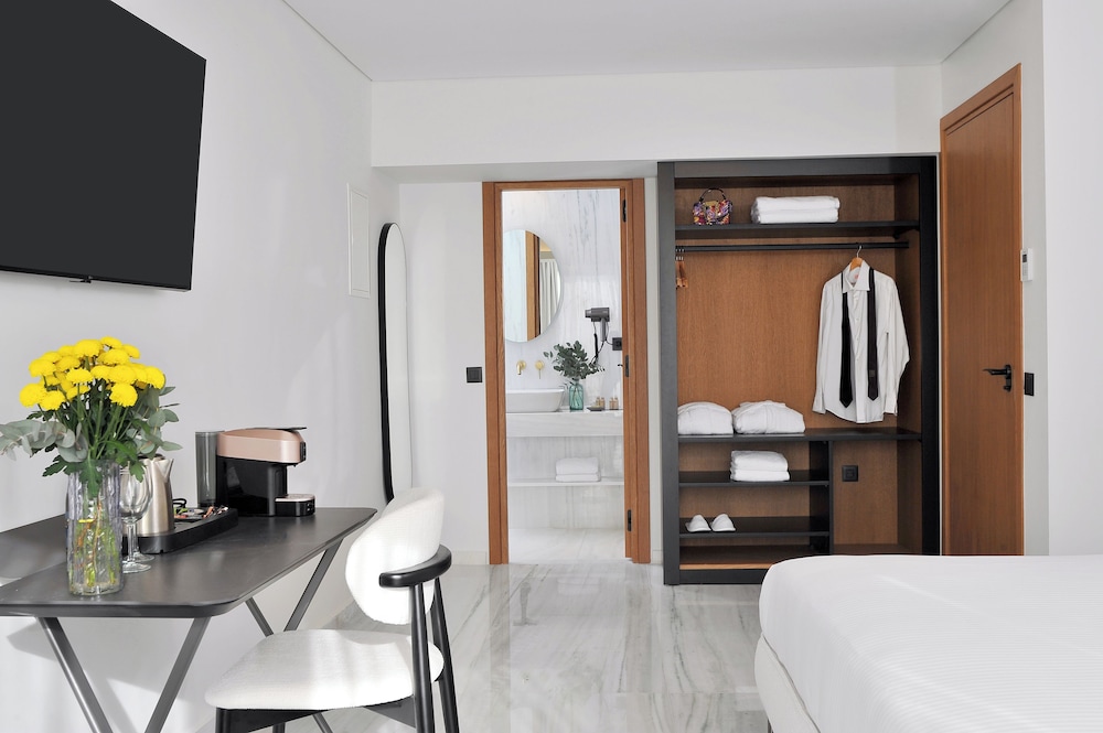 The Athenaeum Luxury Hotel 22