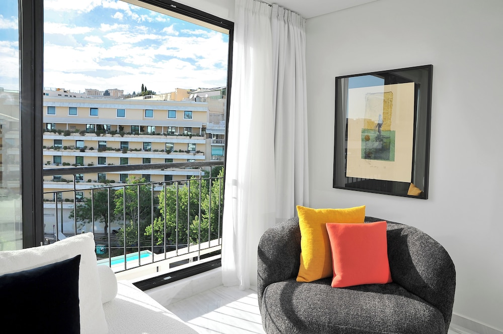 The Athenaeum Luxury Hotel 19