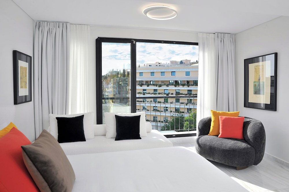 The Athenaeum Luxury Hotel 21