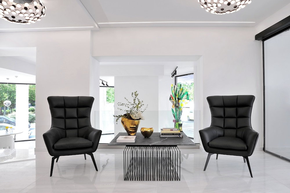 The Athenaeum Luxury Hotel 9