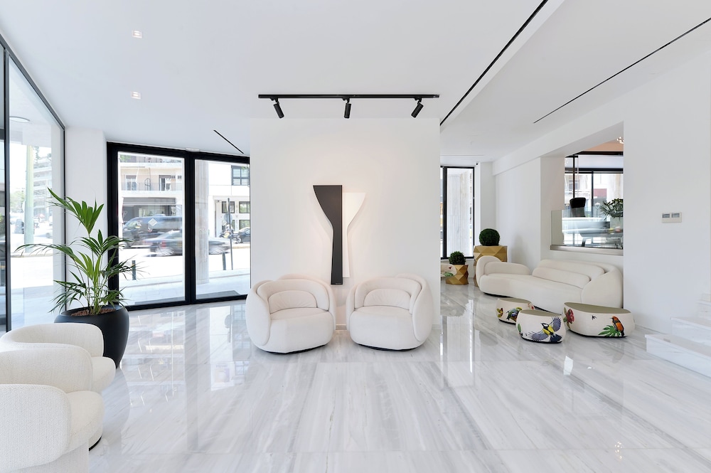 The Athenaeum Luxury Hotel 5