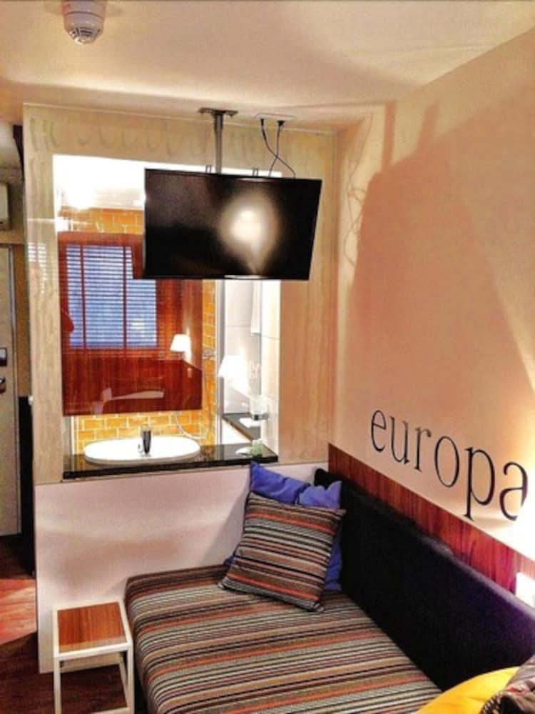 Europa Life 18