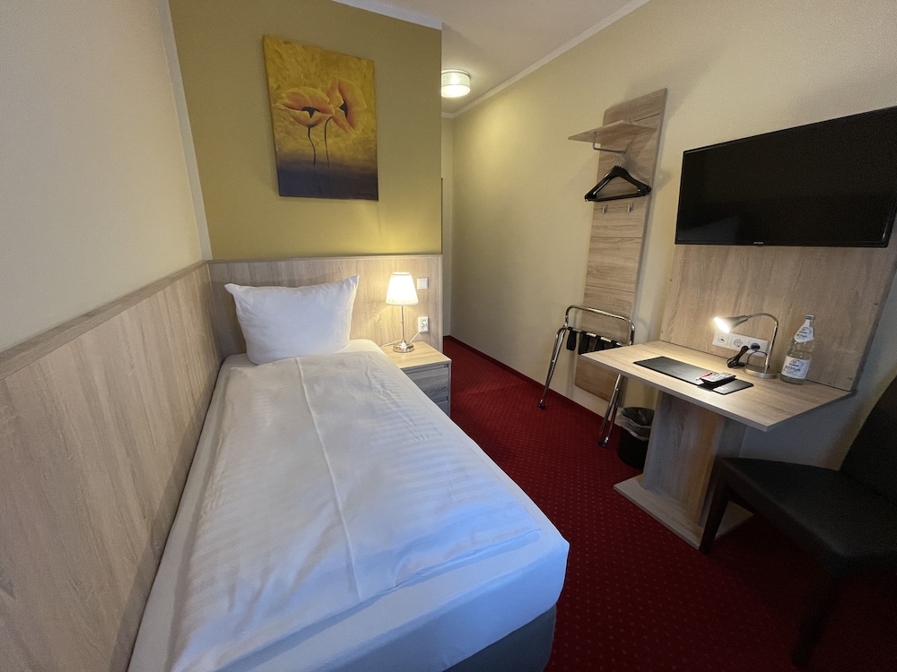 Hotel Palm Premium 18