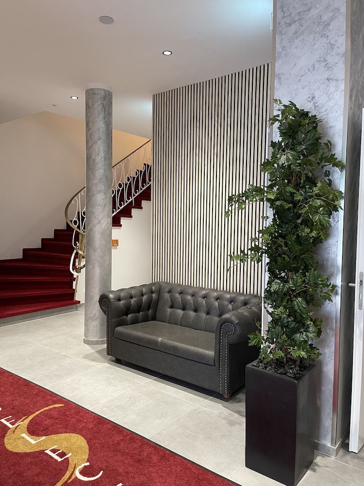 Hotel Palm Premium 3