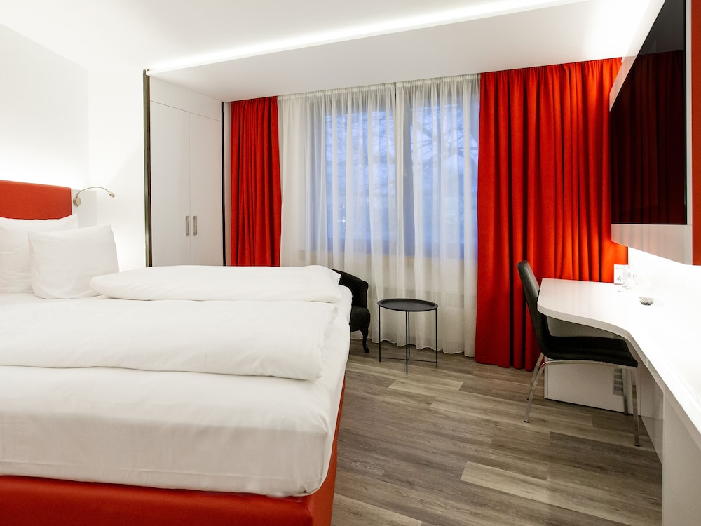 DORMERO Hotel Düsseldorf 8