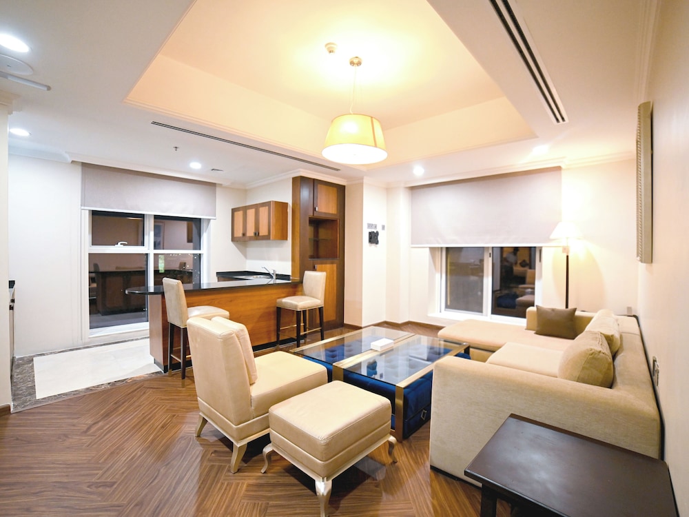 Seven Seas Hotel 18