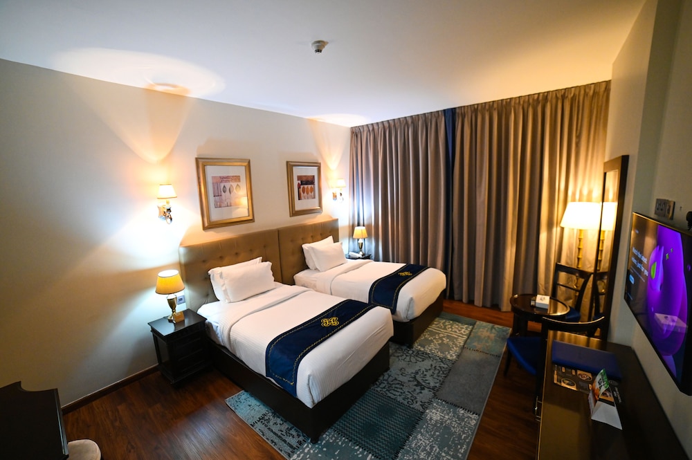 Seven Seas Hotel 14
