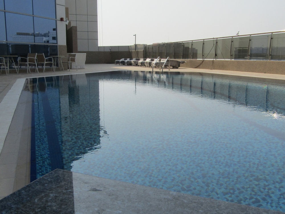 Seven Seas Hotel 21
