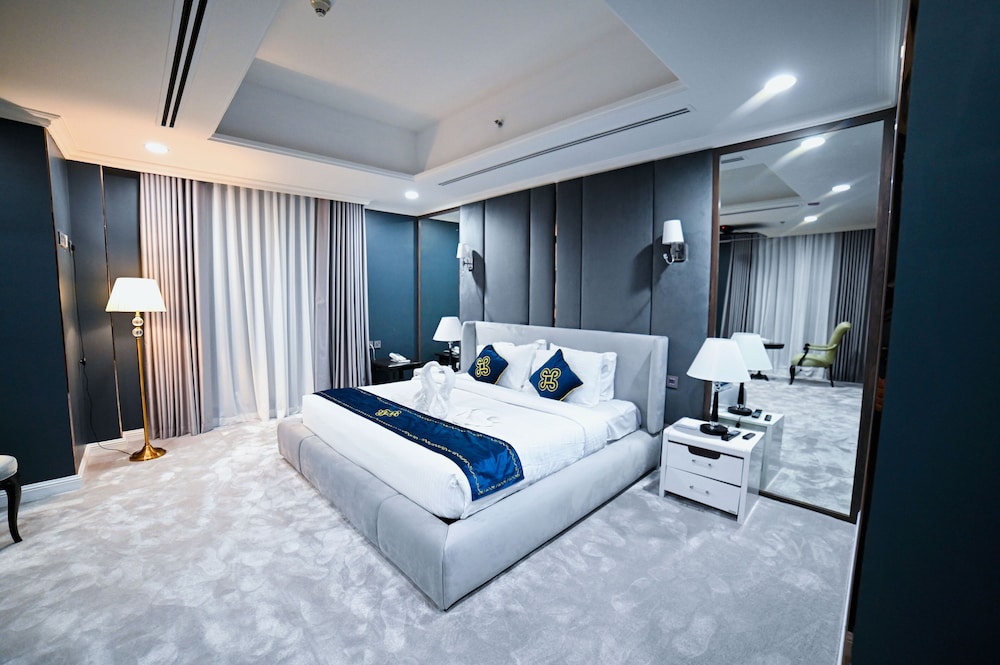 Seven Seas Hotel 12