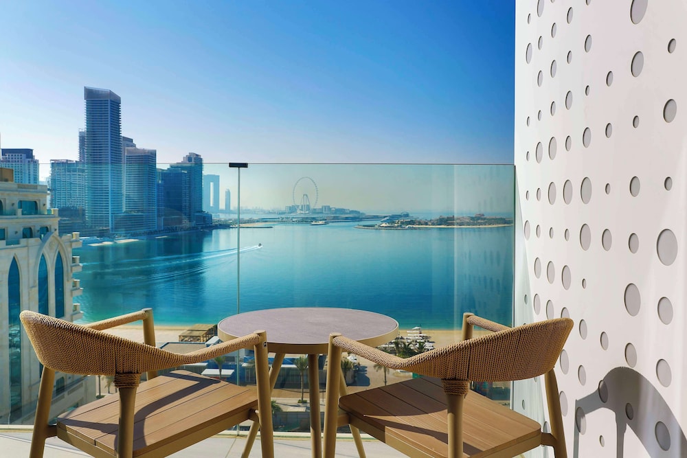 Tumbi Hotel Dubai The Palm Tapestry Collection by Hilton 19