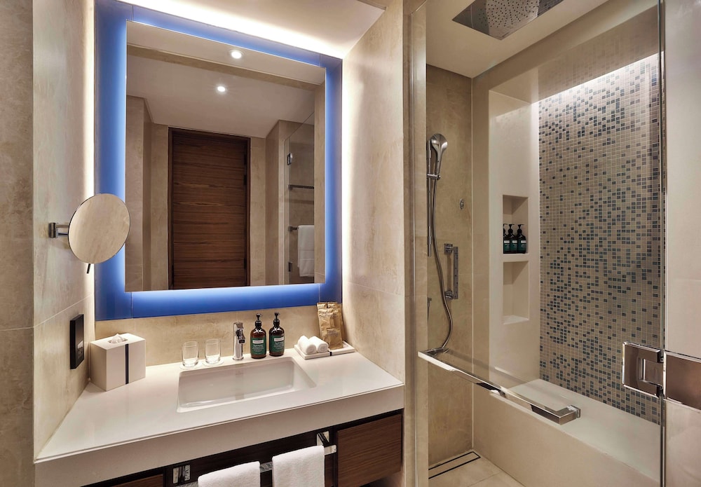 Tumbi Hotel Dubai The Palm Tapestry Collection by Hilton 24