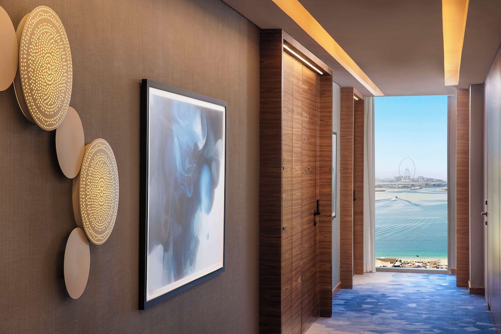 Tumbi Hotel Dubai The Palm Tapestry Collection by Hilton 5