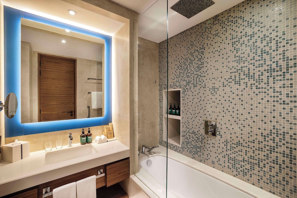 Tumbi Hotel Dubai The Palm Tapestry Collection by Hilton 22