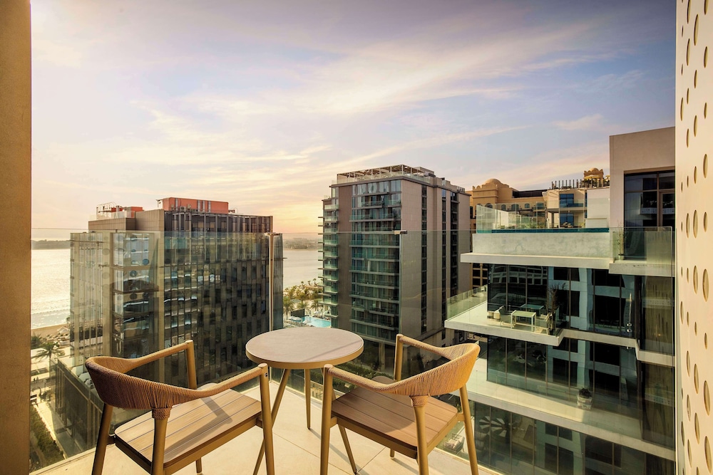 Tumbi Hotel Dubai The Palm Tapestry Collection by Hilton 21
